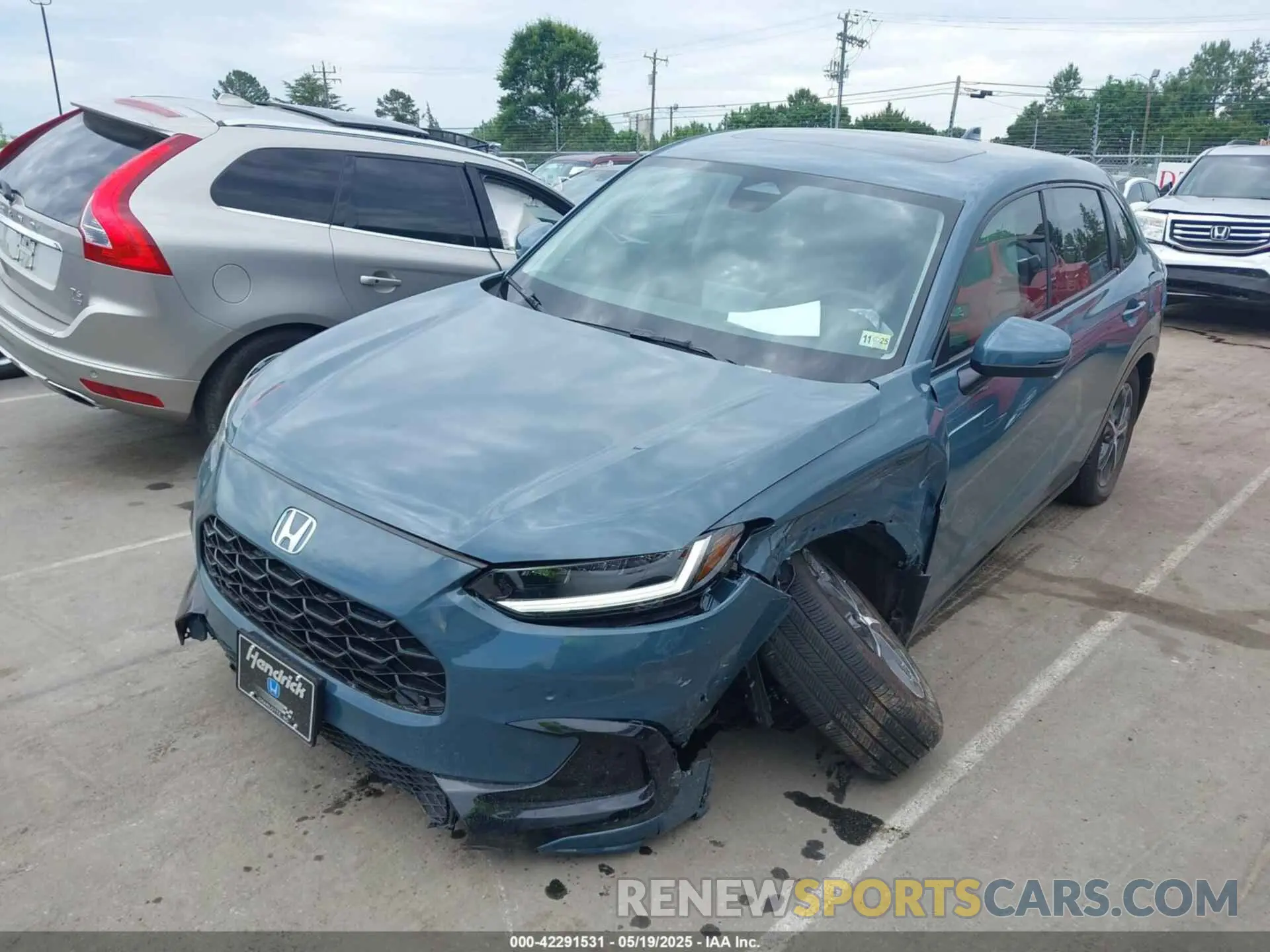 2 fotografías del automóvil dañado 3CZRZ2H72SM744719 HONDA HR-V 2025