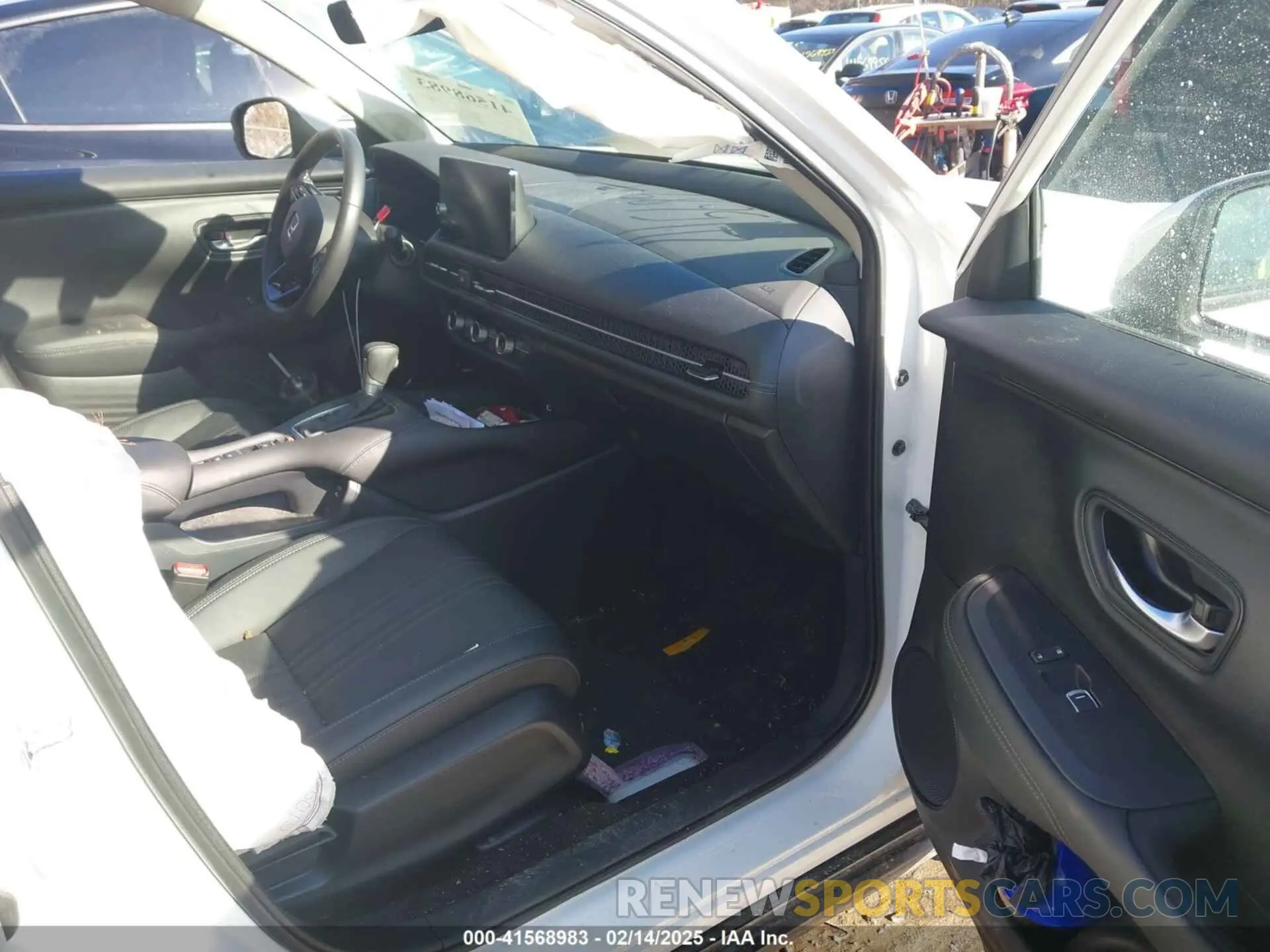 5 fotografías del automóvil dañado 3CZRZ2H76SM705518 HONDA HR-V 2025
