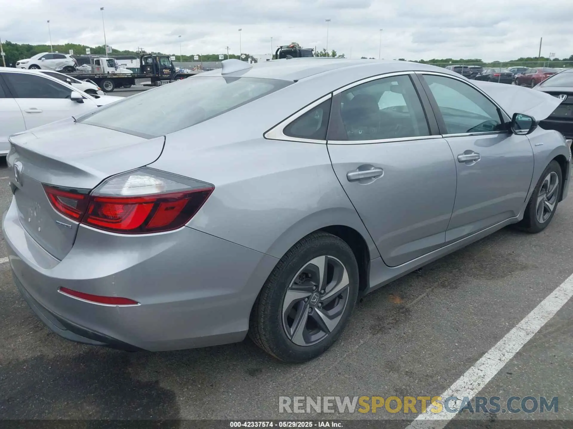 4 fotografías del automóvil dañado 19XZE4F14KE009861 HONDA INSIGHT 2019