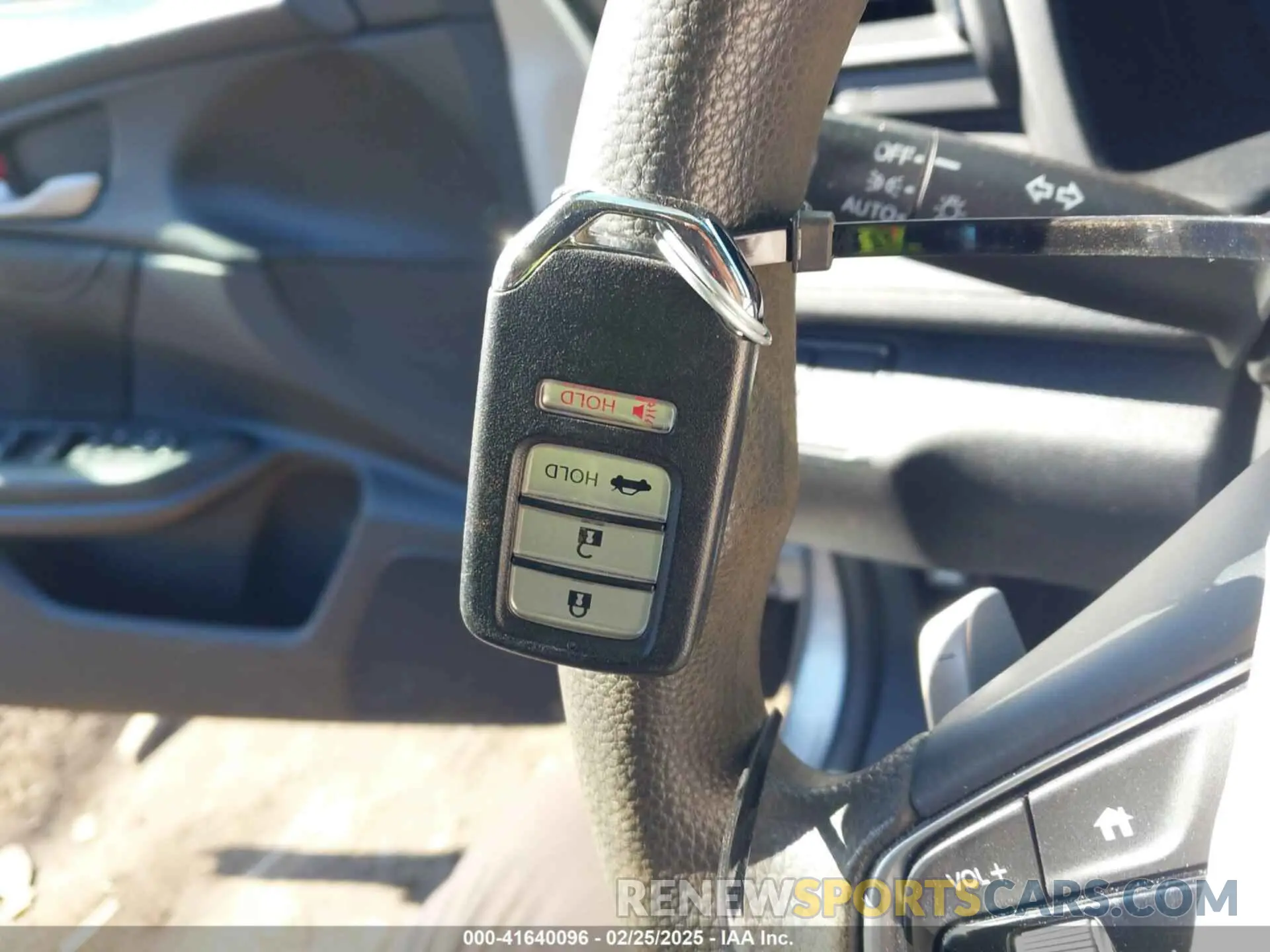 11 fotografías del automóvil dañado 19XZE4F14KE013196 HONDA INSIGHT 2019