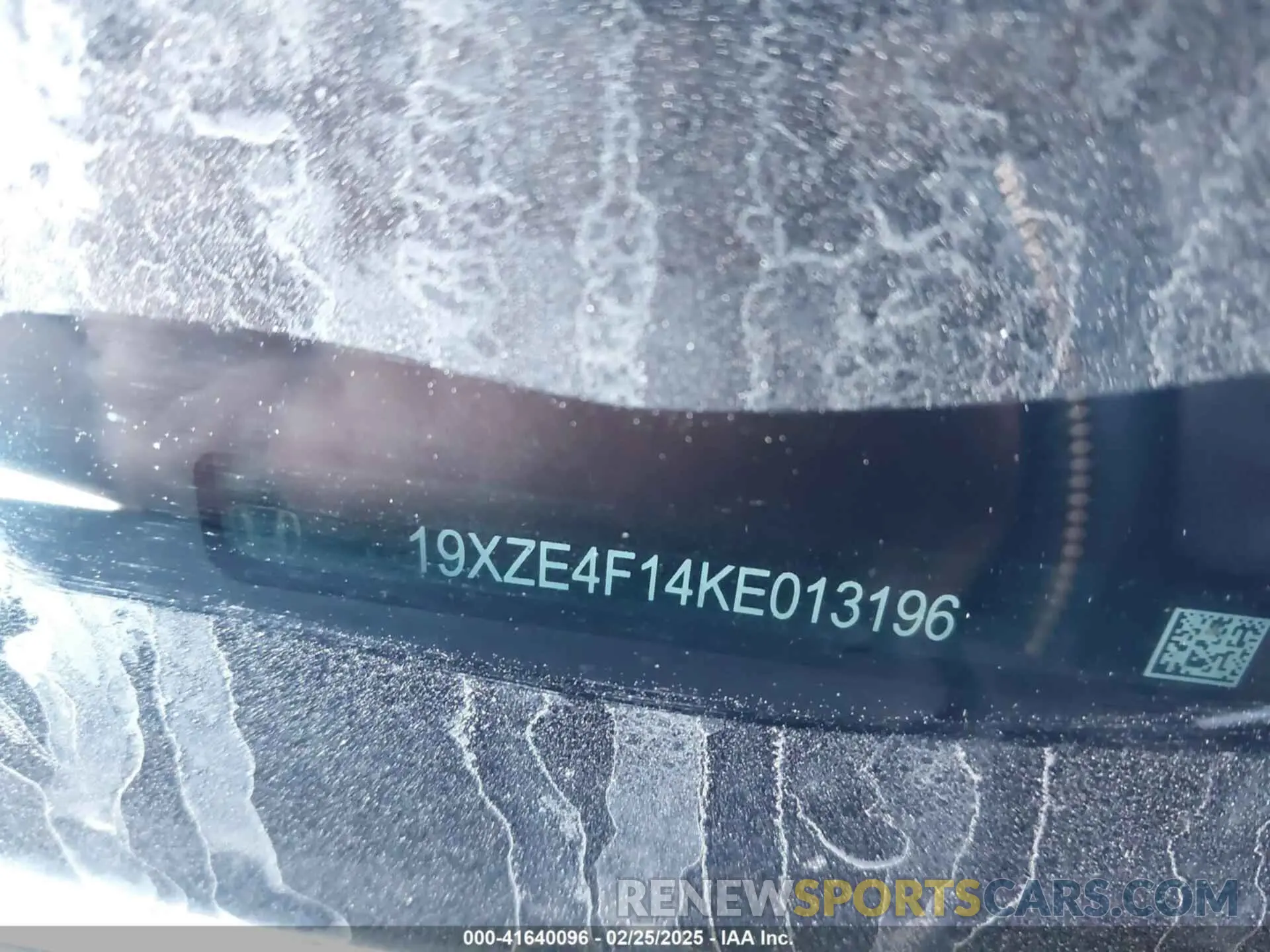 17 fotografías del automóvil dañado 19XZE4F14KE013196 HONDA INSIGHT 2019