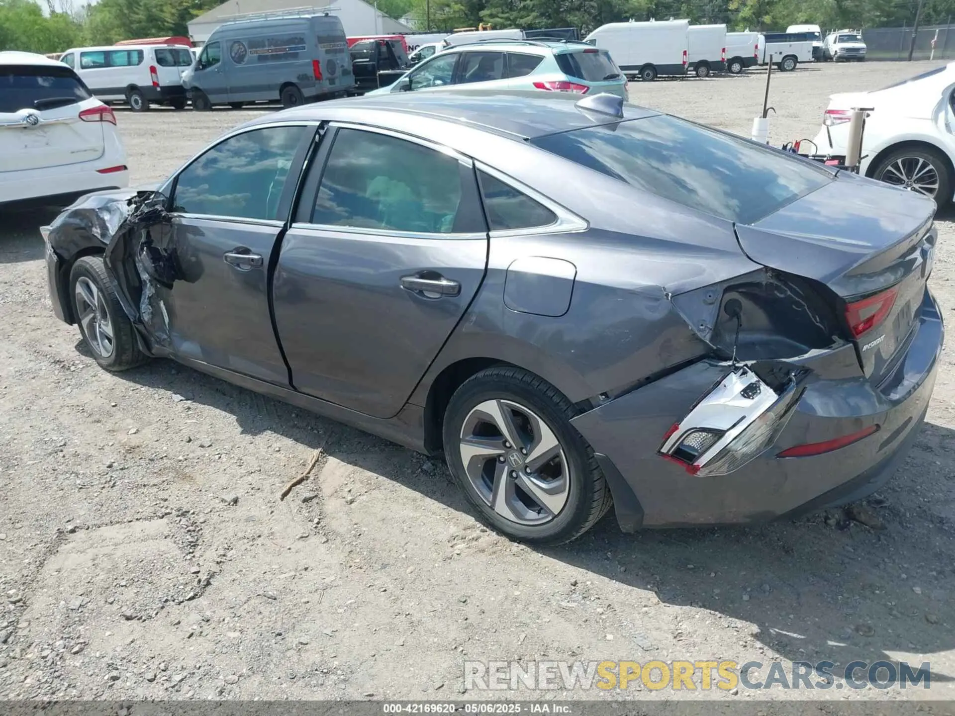 3 fotografías del automóvil dañado 19XZE4F16KE011059 HONDA INSIGHT 2019