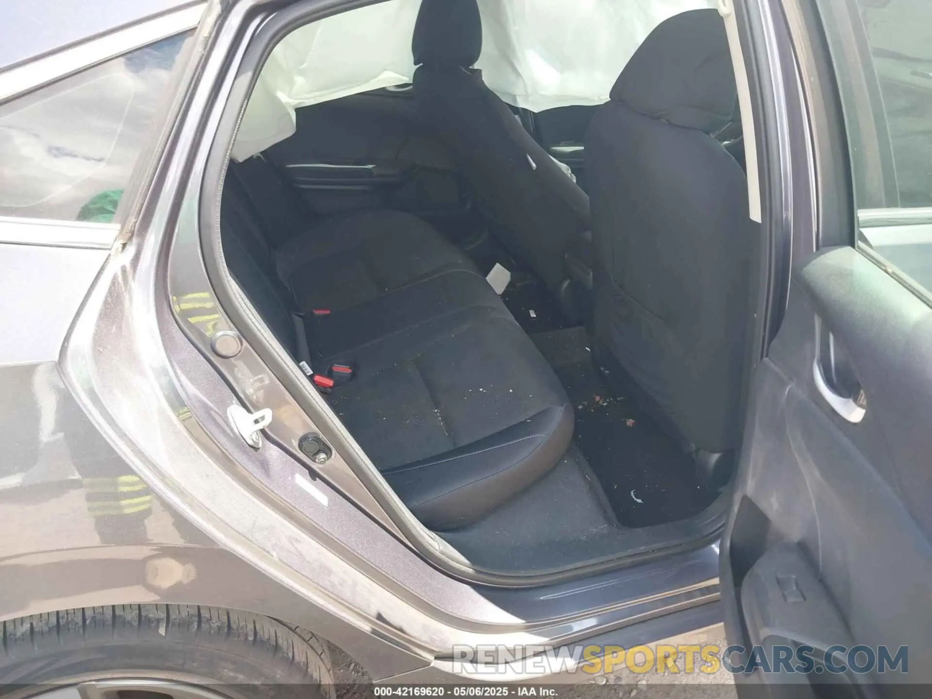 8 fotografías del automóvil dañado 19XZE4F16KE011059 HONDA INSIGHT 2019