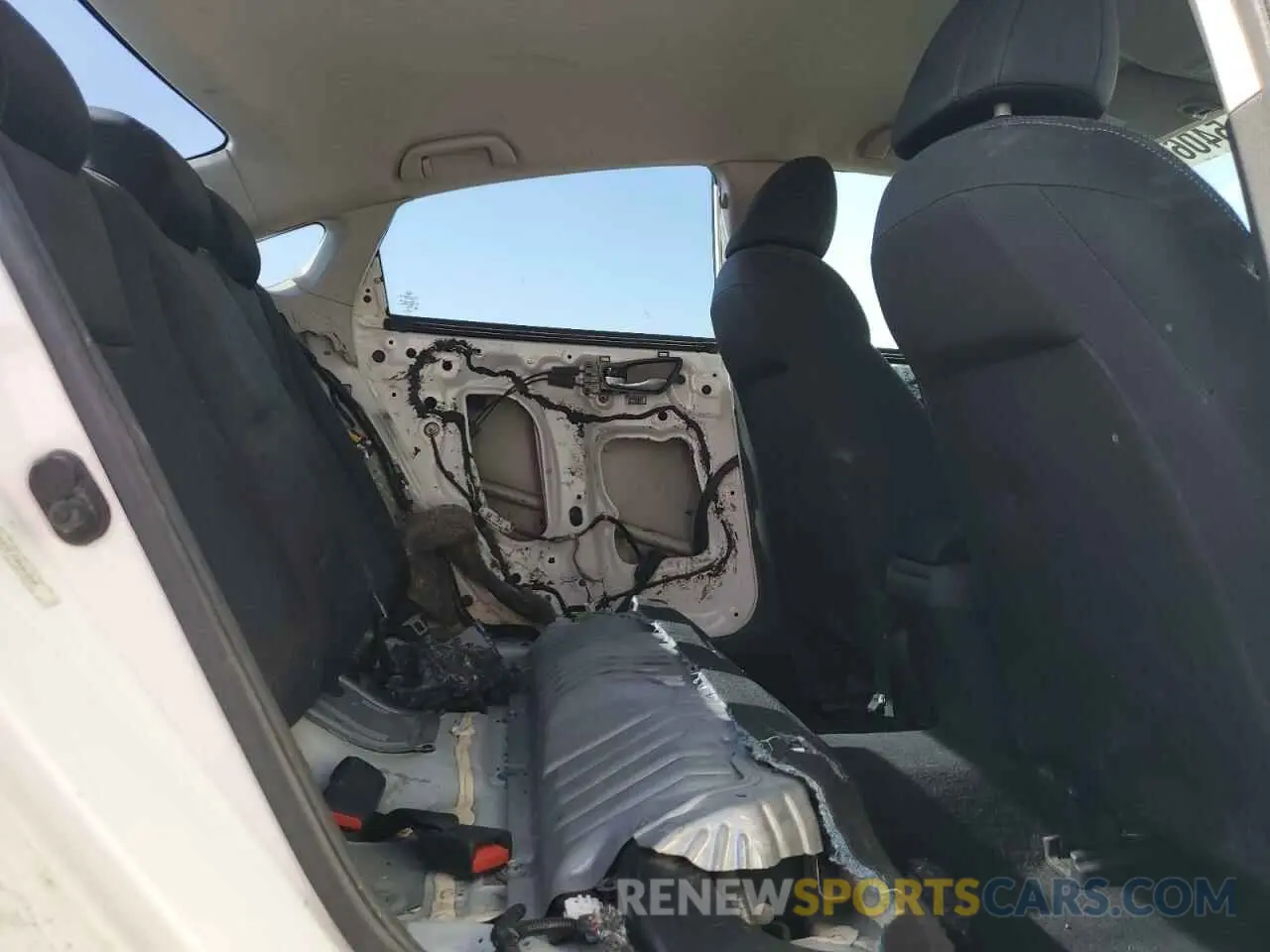 10 fotografías del automóvil dañado 19XZE4F17KE021048 HONDA INSIGHT 2019
