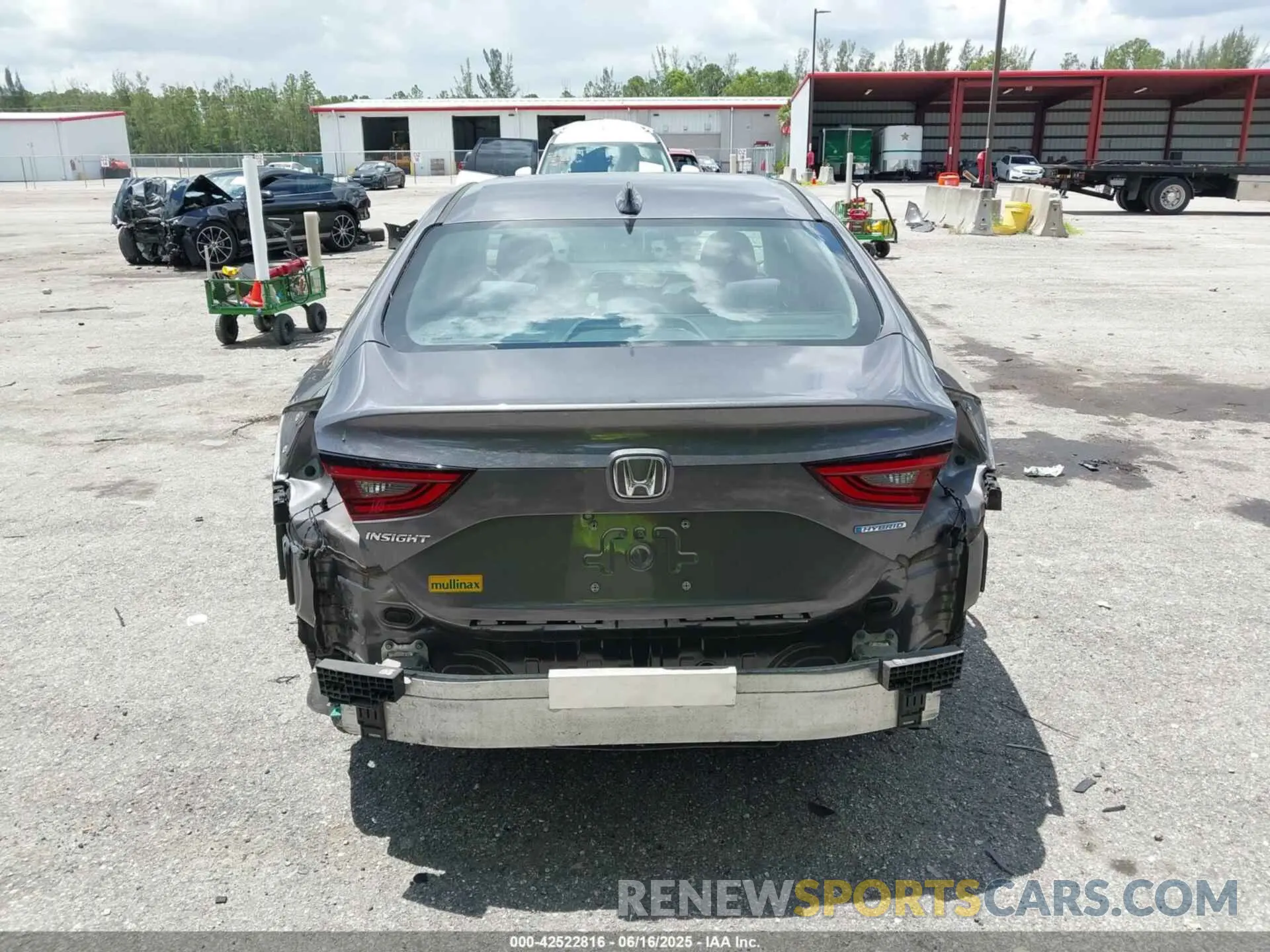 16 fotografías del automóvil dañado 19XZE4F18KE011810 HONDA INSIGHT 2019