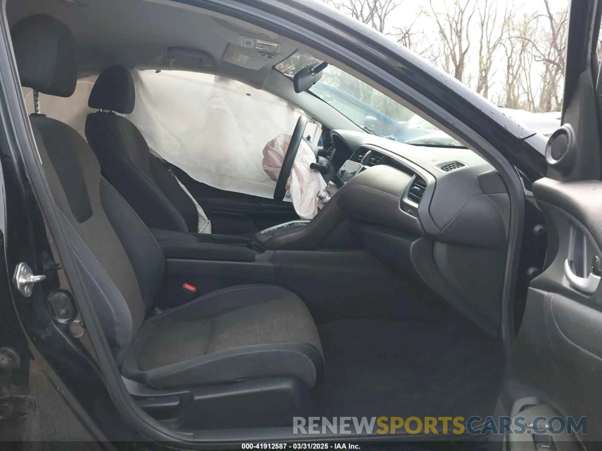 5 fotografías del automóvil dañado 19XZE4F54KE024461 HONDA INSIGHT 2019