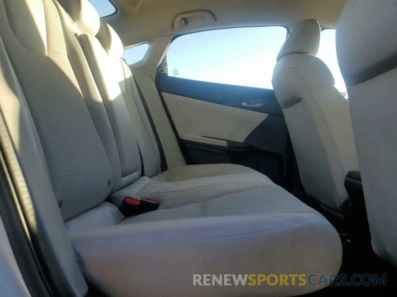 10 fotografías del automóvil dañado 19XZE4F55KE028941 HONDA INSIGHT 2019