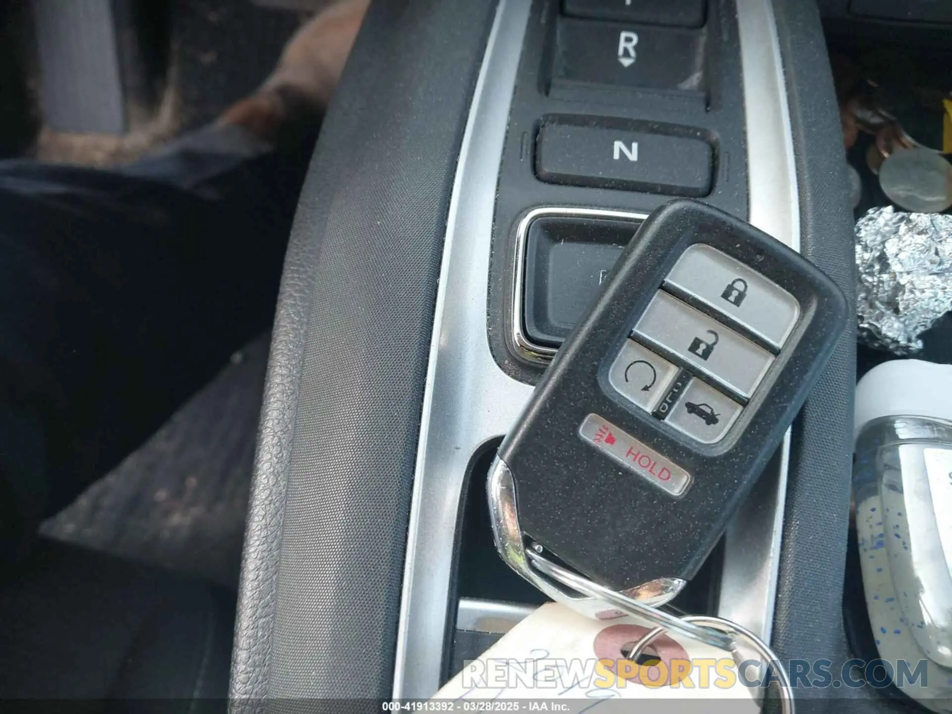 11 fotografías del automóvil dañado 19XZE4F56KE002946 HONDA INSIGHT 2019