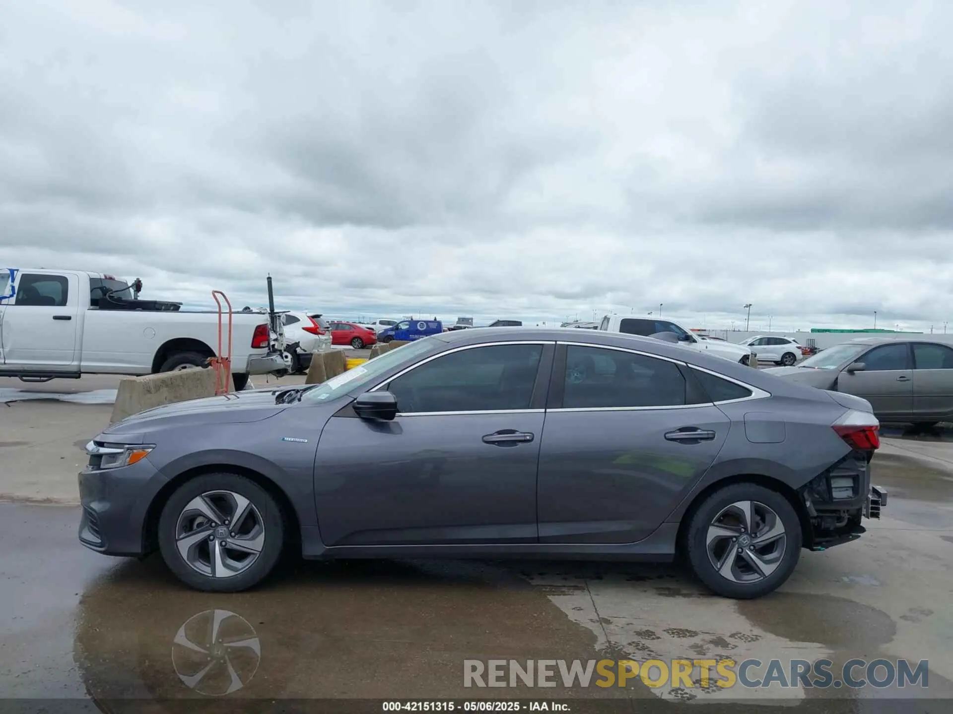 15 fotografías del automóvil dañado 19XZE4F56KE025837 HONDA INSIGHT 2019