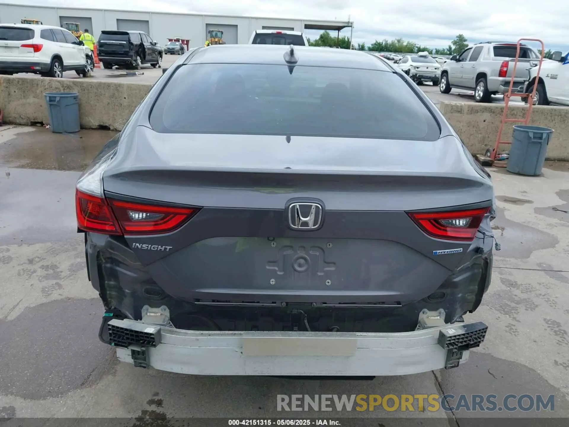 17 fotografías del automóvil dañado 19XZE4F56KE025837 HONDA INSIGHT 2019