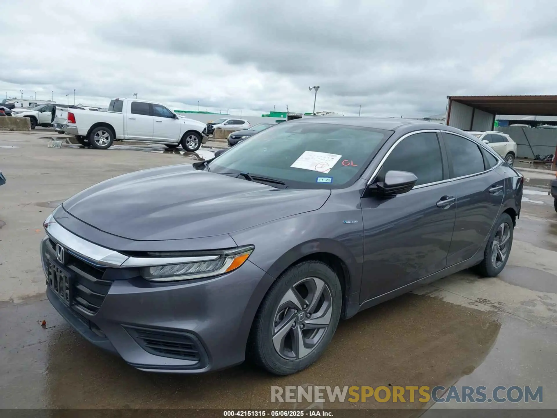2 fotografías del automóvil dañado 19XZE4F56KE025837 HONDA INSIGHT 2019