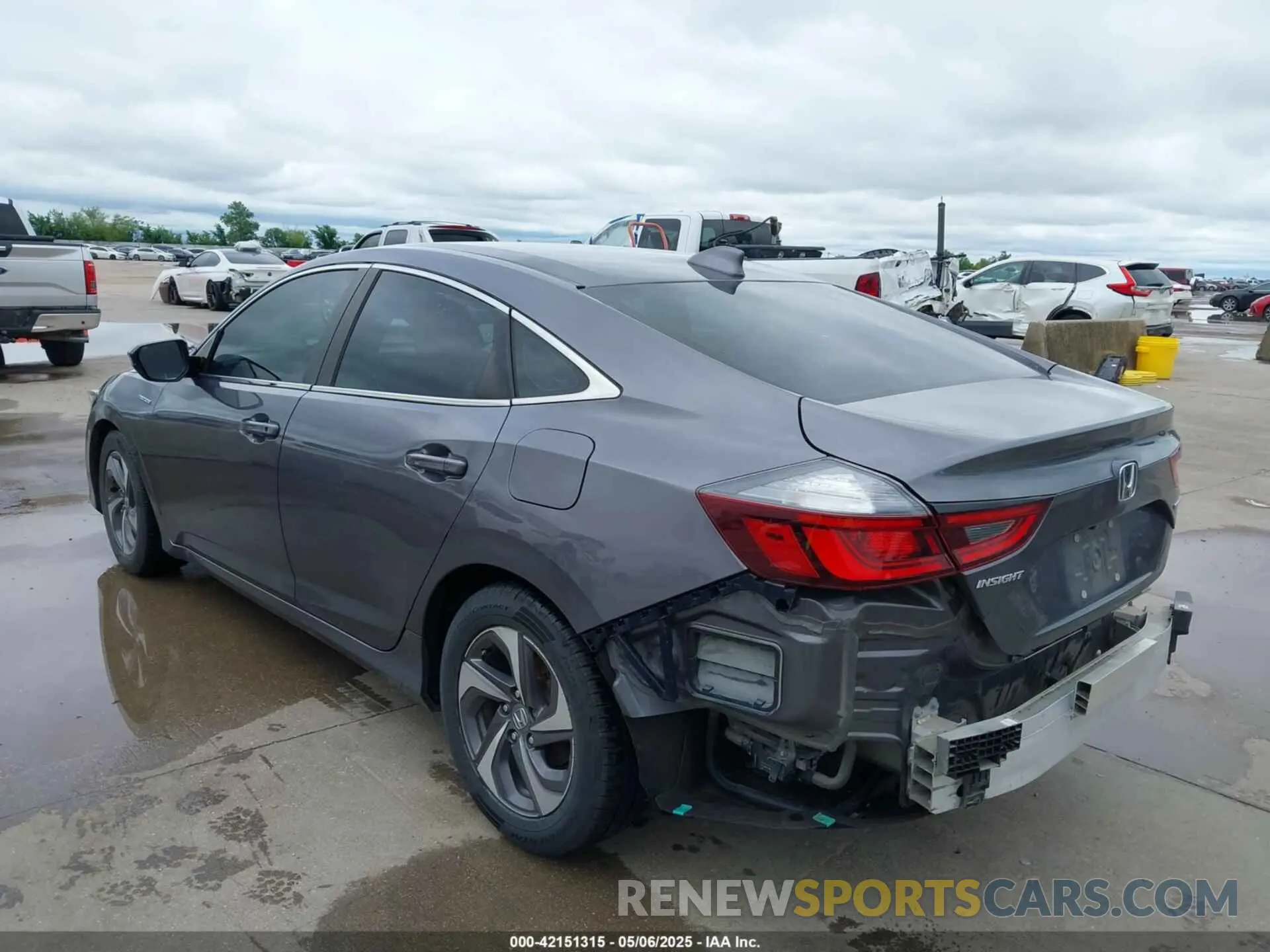 3 fotografías del automóvil dañado 19XZE4F56KE025837 HONDA INSIGHT 2019