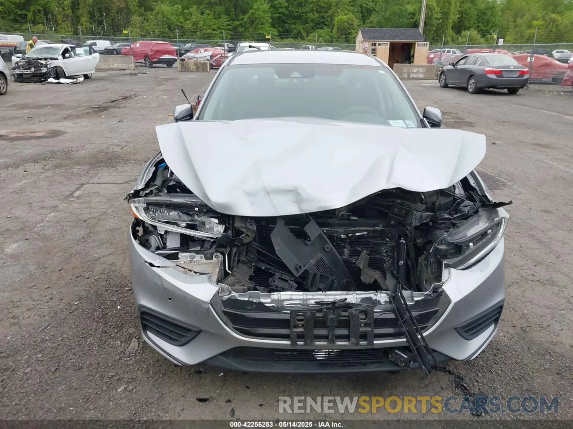13 fotografías del automóvil dañado 19XZE4F57KE009386 HONDA INSIGHT 2019