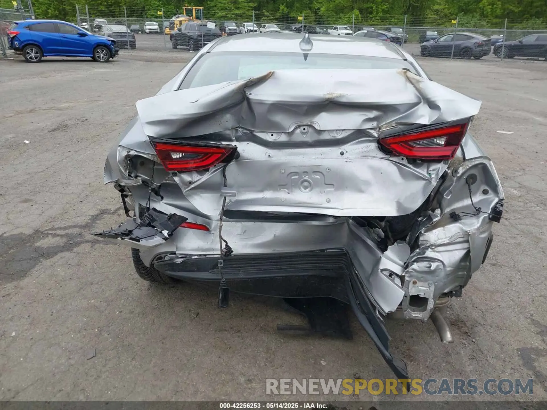 18 fotografías del automóvil dañado 19XZE4F57KE009386 HONDA INSIGHT 2019