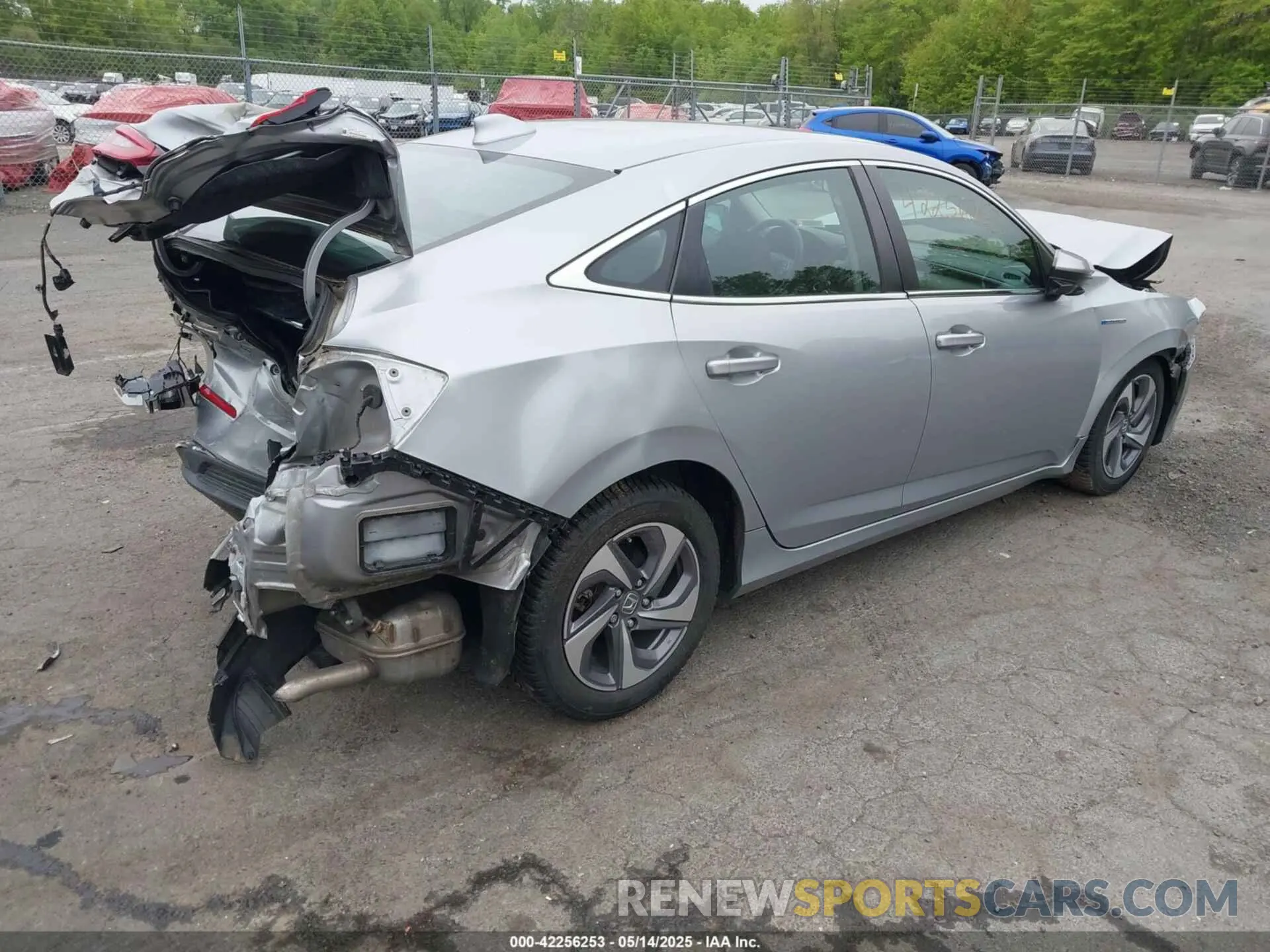 4 fotografías del automóvil dañado 19XZE4F57KE009386 HONDA INSIGHT 2019