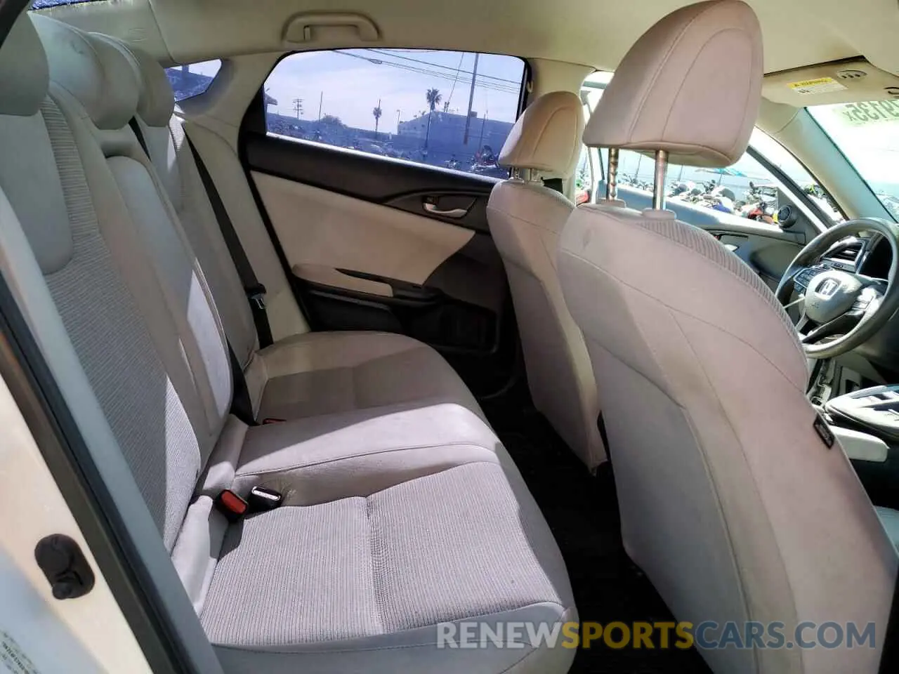 10 fotografías del automóvil dañado 19XZE4F57KE010697 HONDA INSIGHT 2019