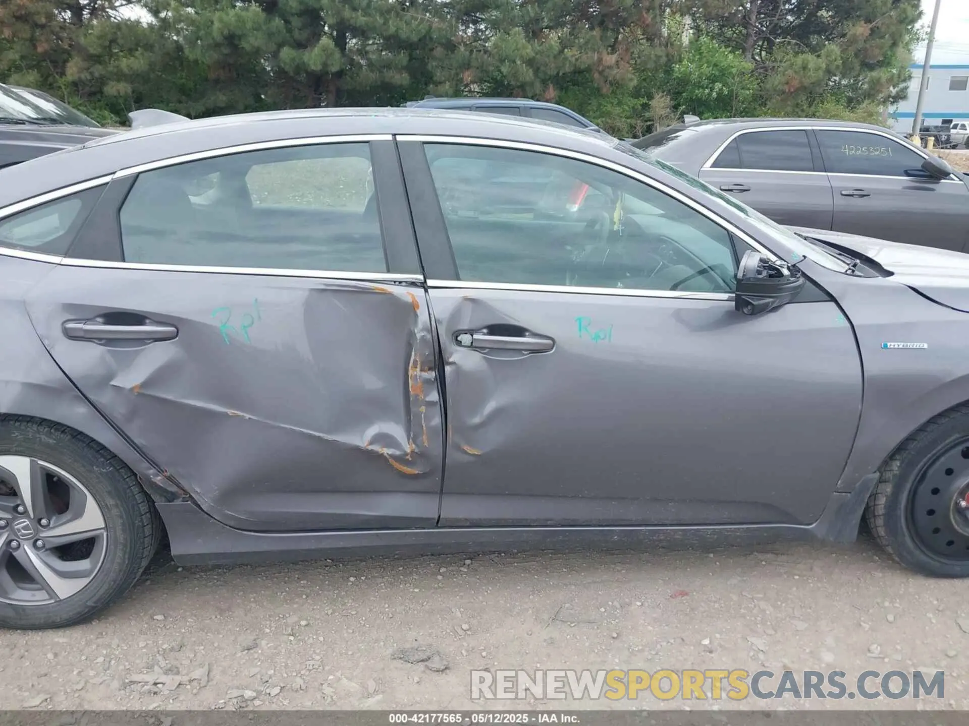 13 fotografías del automóvil dañado 19XZE4F57KE018296 HONDA INSIGHT 2019