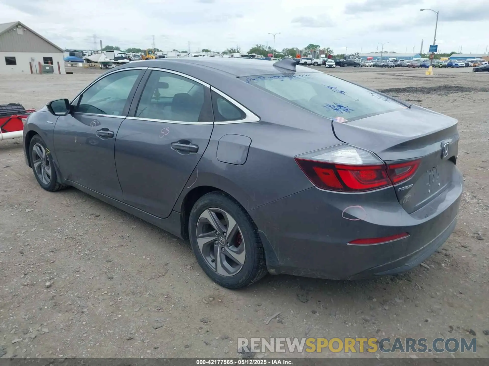 3 fotografías del automóvil dañado 19XZE4F57KE018296 HONDA INSIGHT 2019