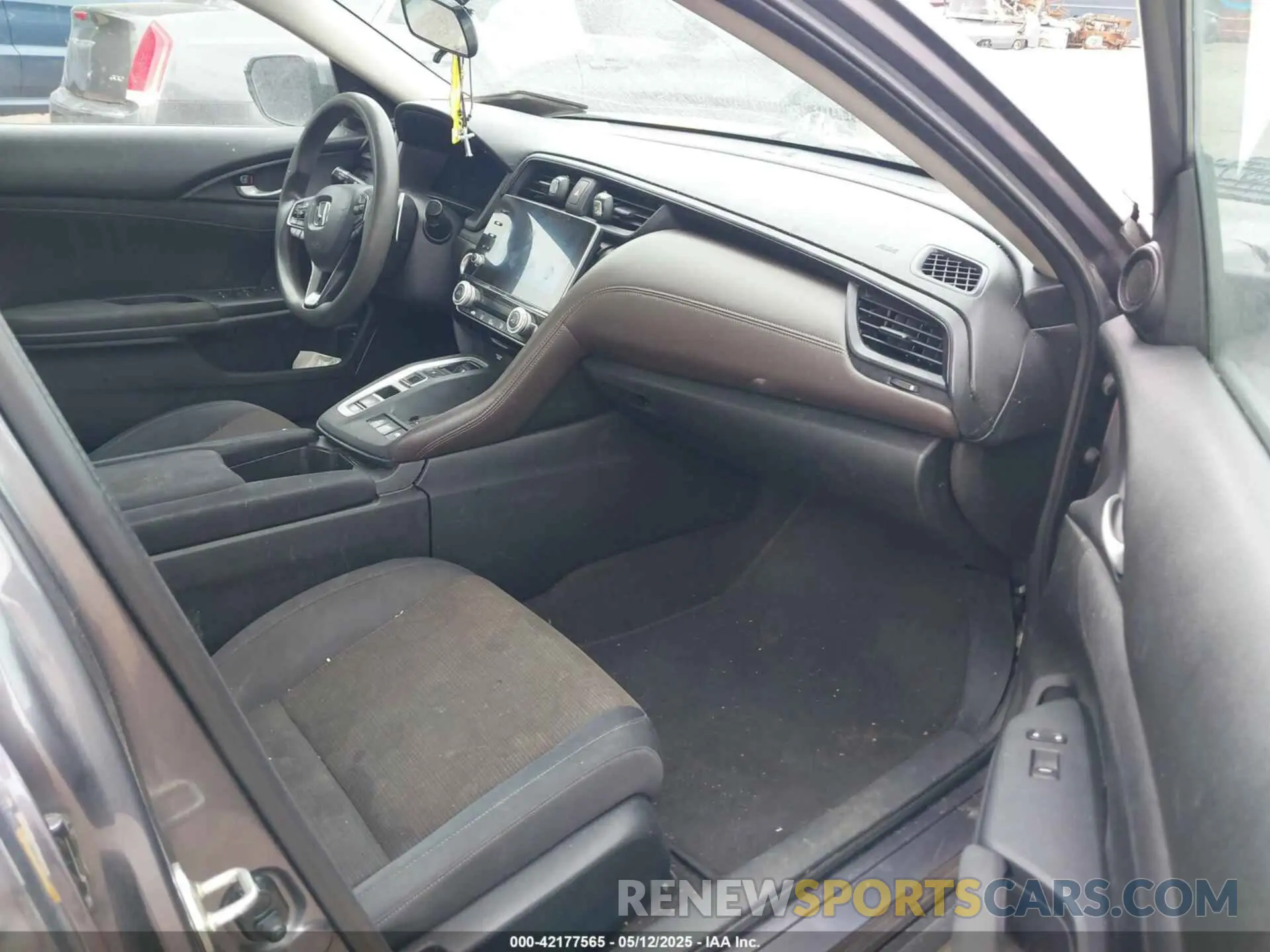 5 fotografías del automóvil dañado 19XZE4F57KE018296 HONDA INSIGHT 2019