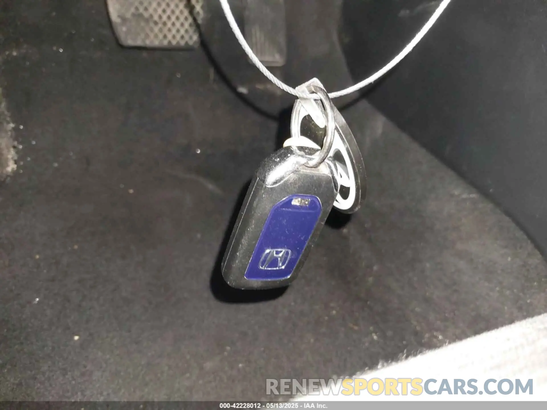 11 fotografías del automóvil dañado 19XZE4F59KE001869 HONDA INSIGHT 2019