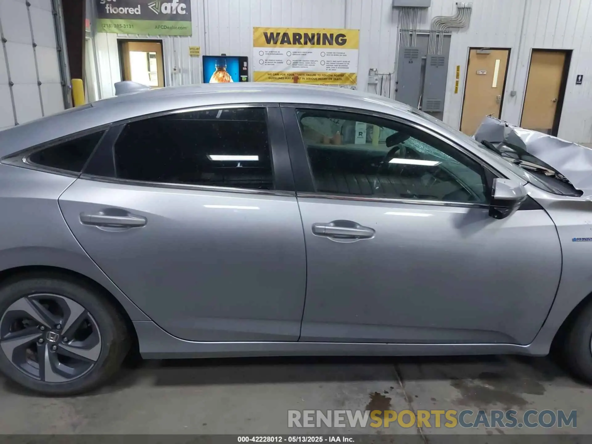 14 fotografías del automóvil dañado 19XZE4F59KE001869 HONDA INSIGHT 2019