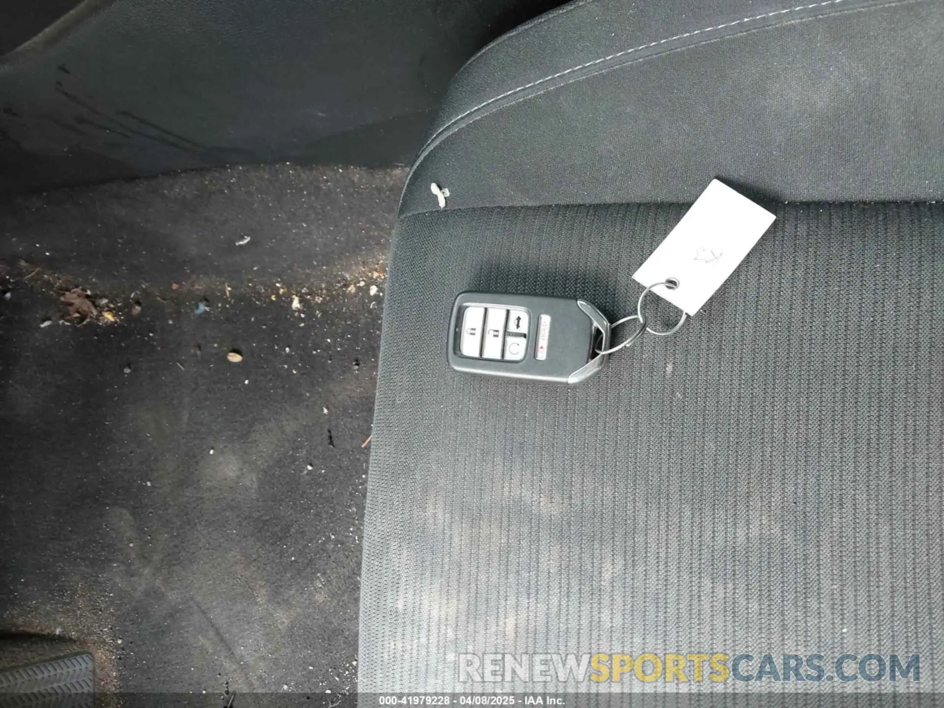 11 fotografías del automóvil dañado 19XZE4F59KE025217 HONDA INSIGHT 2019