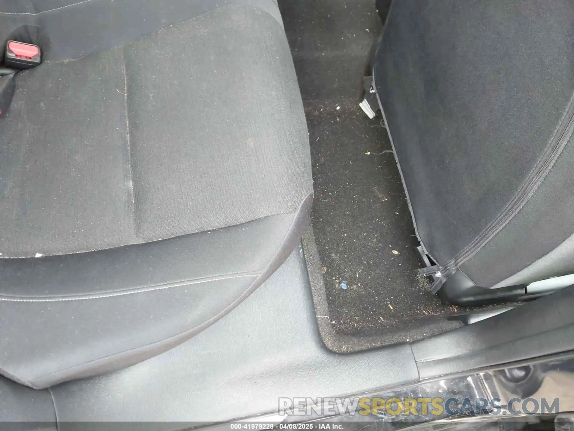 8 fotografías del automóvil dañado 19XZE4F59KE025217 HONDA INSIGHT 2019