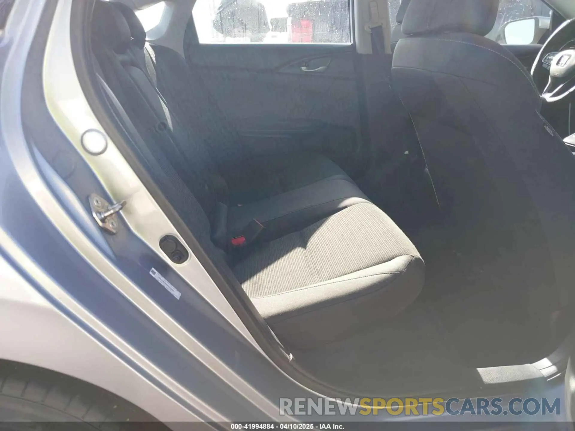 8 fotografías del automóvil dañado 19XZE4F5XKE018227 HONDA INSIGHT 2019