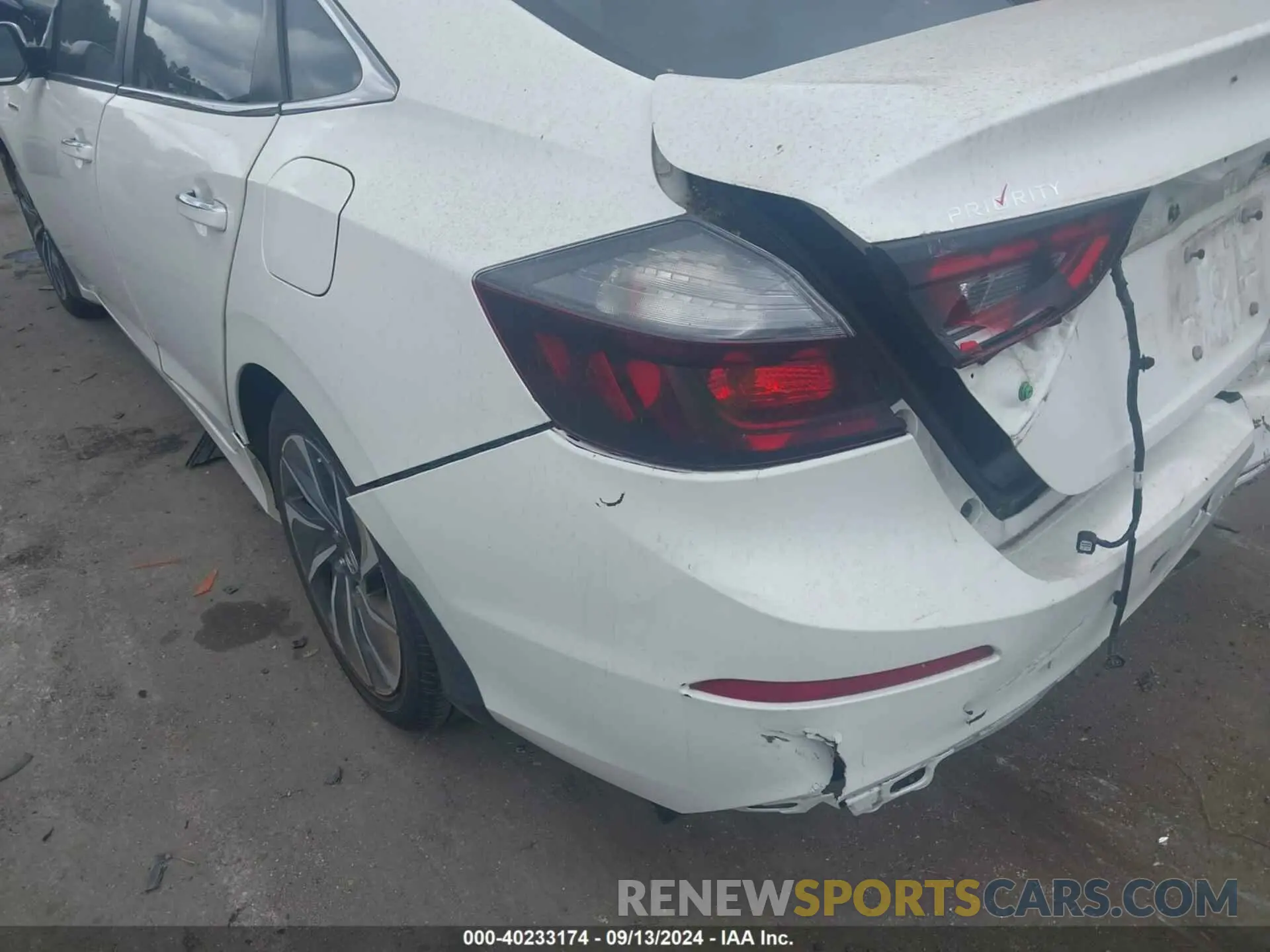 17 fotografías del automóvil dañado 19XZE4F91KE007748 HONDA INSIGHT 2019