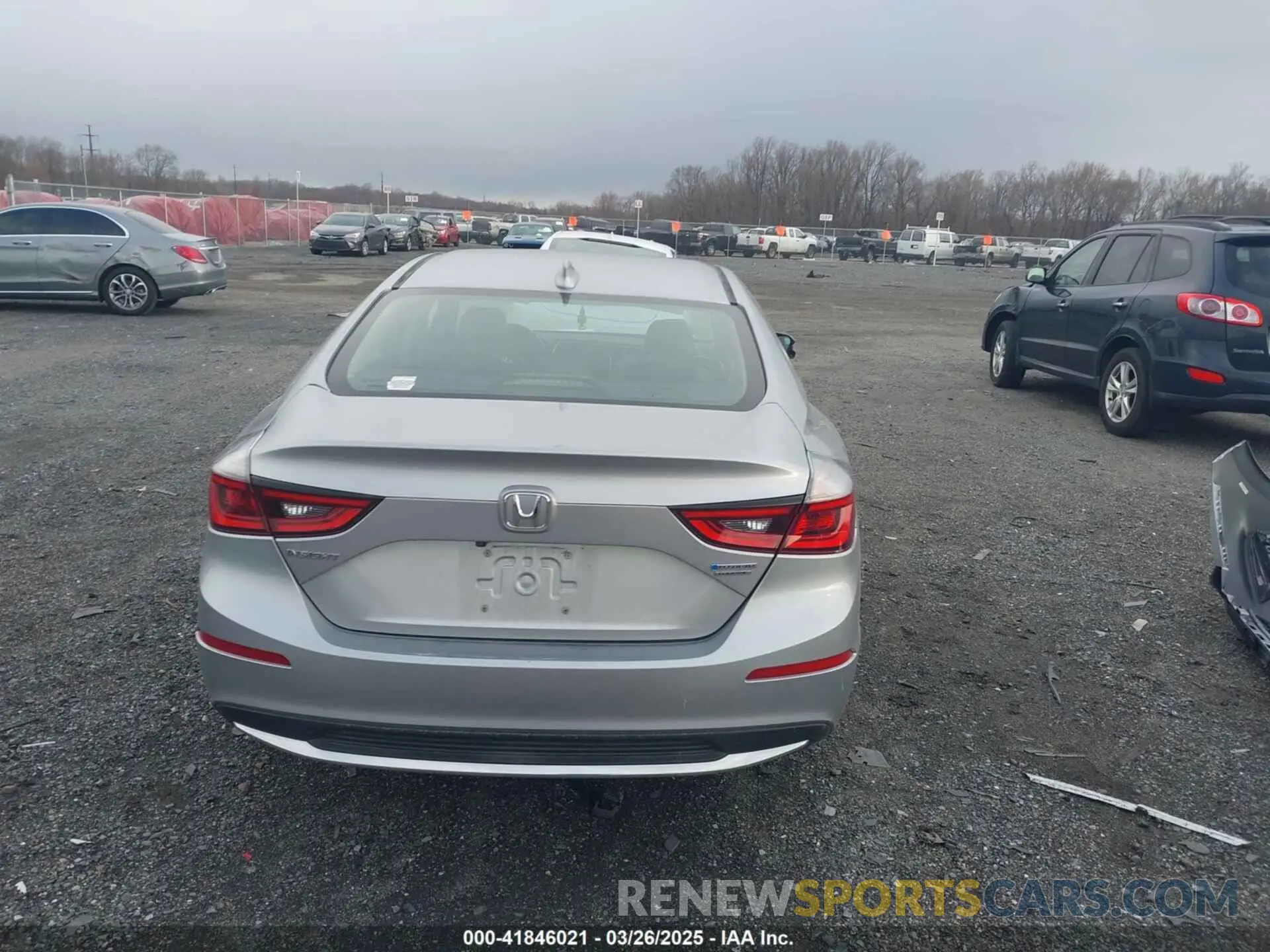 16 fotografías del automóvil dañado 19XZE4F93KE003037 HONDA INSIGHT 2019