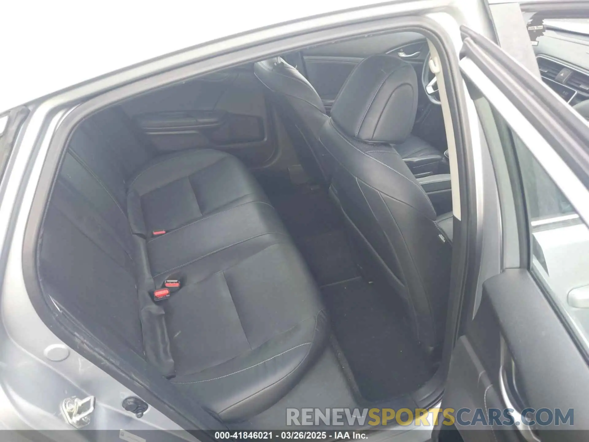 8 fotografías del automóvil dañado 19XZE4F93KE003037 HONDA INSIGHT 2019
