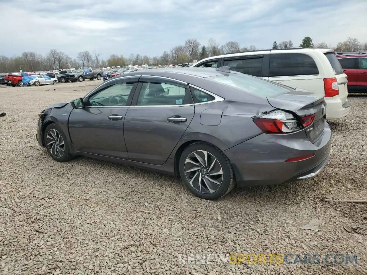 2 fotografías del automóvil dañado 19XZE4F94KE003290 HONDA INSIGHT 2019