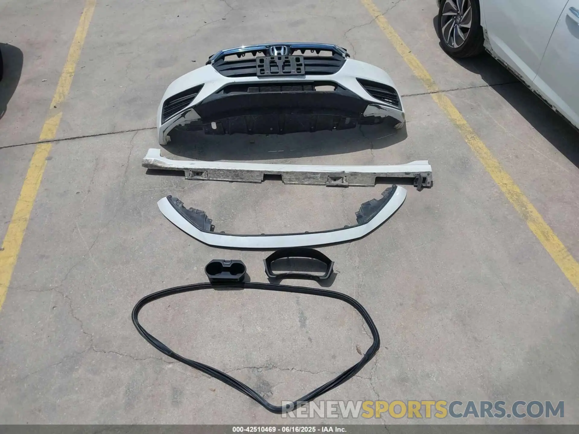 12 fotografías del automóvil dañado 19XZE4F95KE013732 HONDA INSIGHT 2019