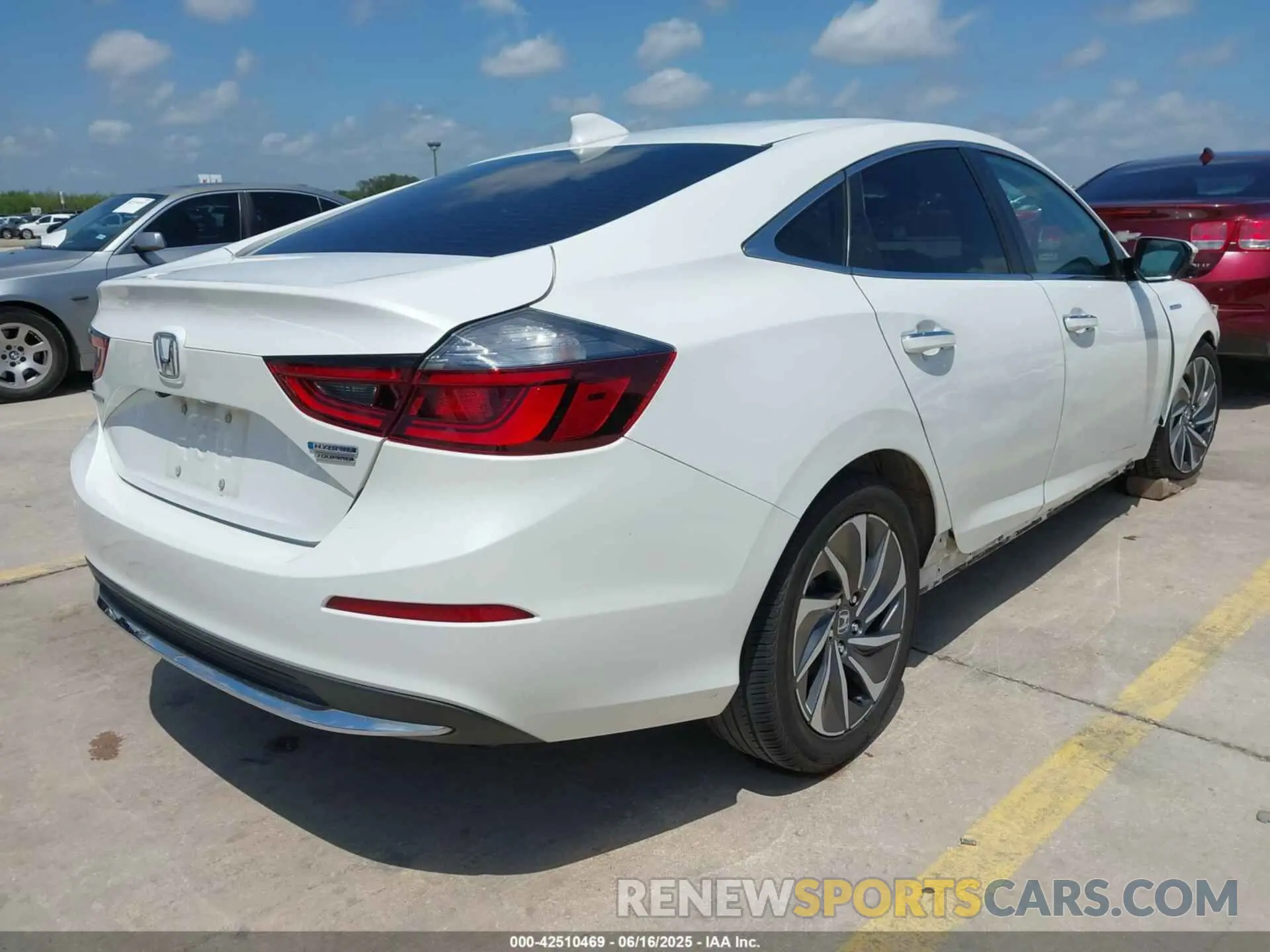 4 fotografías del automóvil dañado 19XZE4F95KE013732 HONDA INSIGHT 2019