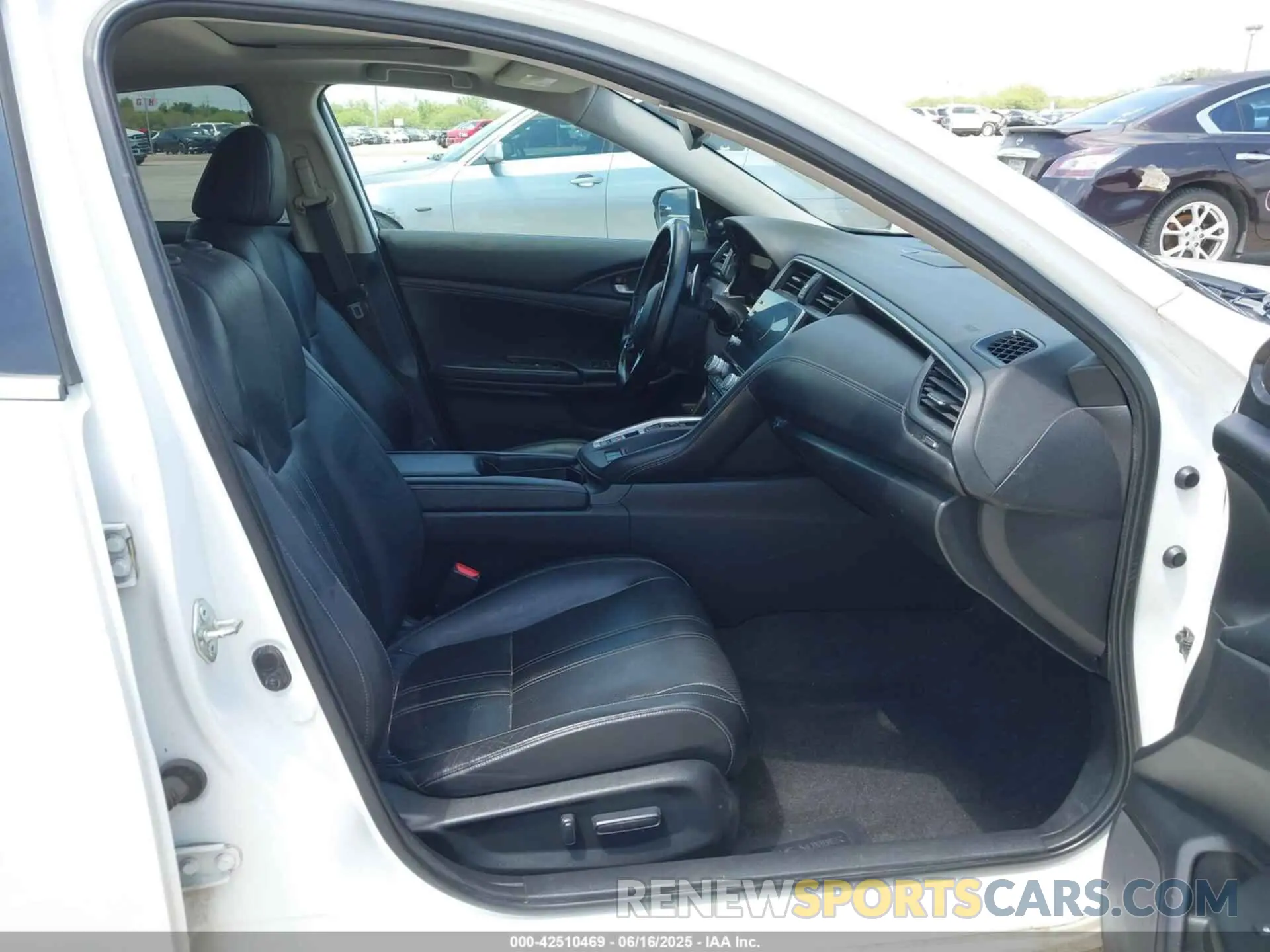 5 fotografías del automóvil dañado 19XZE4F95KE013732 HONDA INSIGHT 2019