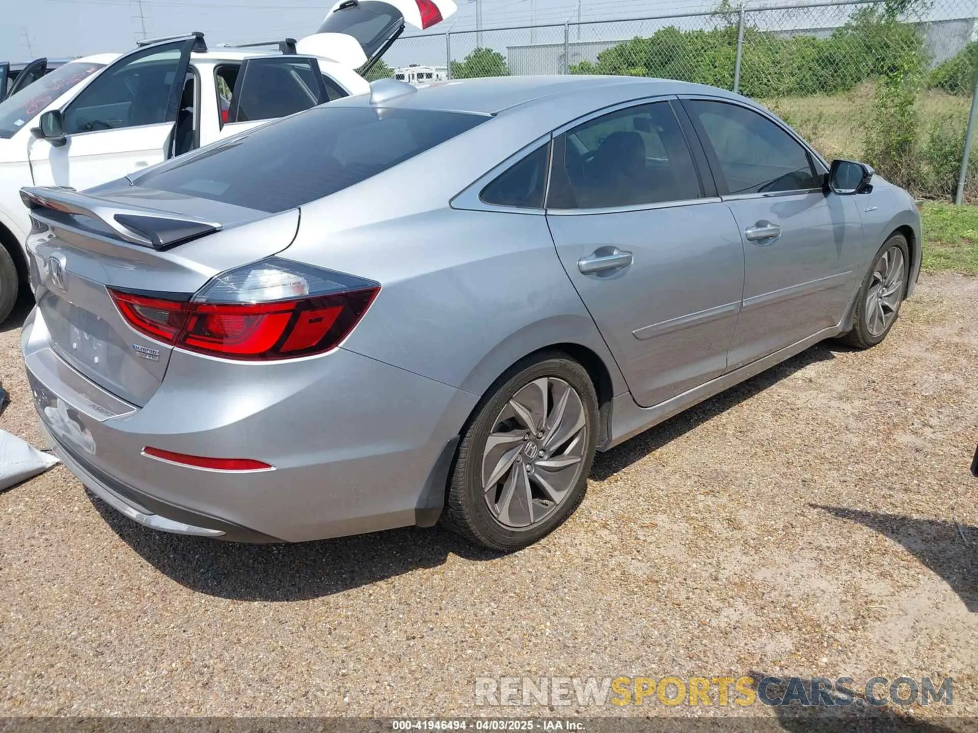 4 fotografías del automóvil dañado 19XZE4F96KE007485 HONDA INSIGHT 2019