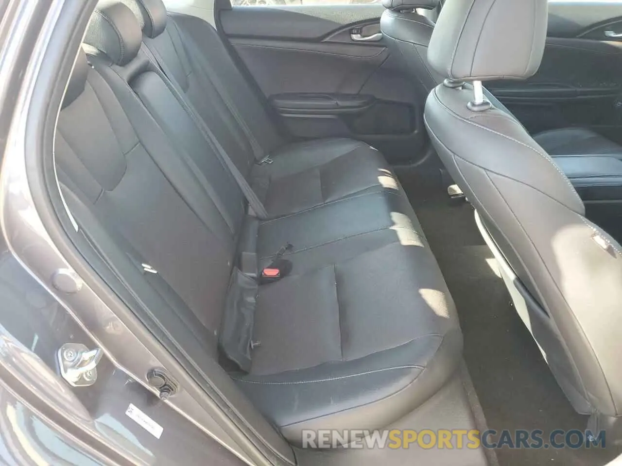 10 fotografías del automóvil dañado 19XZE4F96KE031589 HONDA INSIGHT 2019