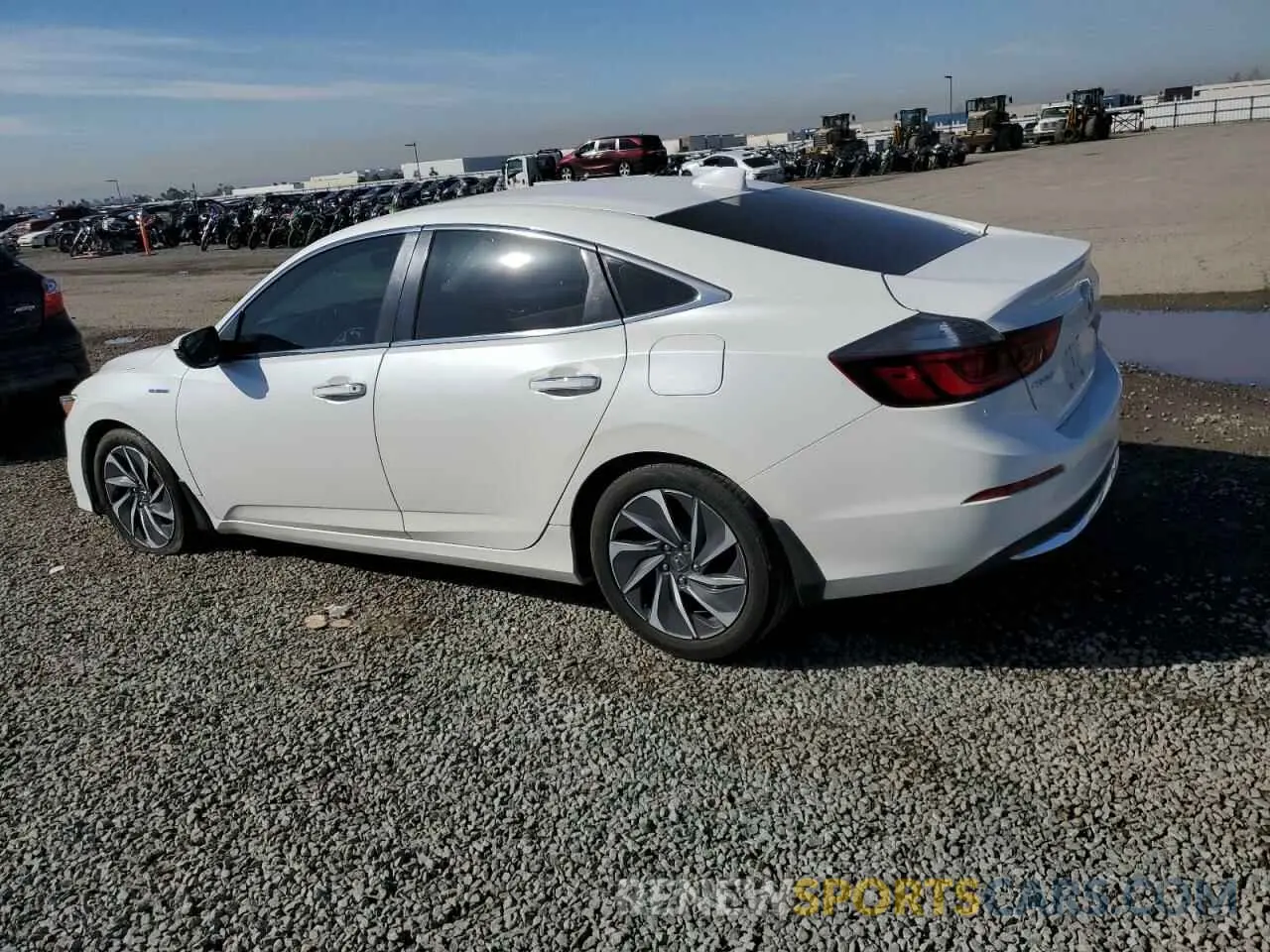 2 fotografías del automóvil dañado 19XZE4F97KE007768 HONDA INSIGHT 2019