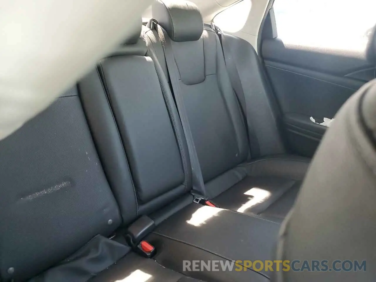 10 fotografías del automóvil dañado 19XZE4F97KE019841 HONDA INSIGHT 2019
