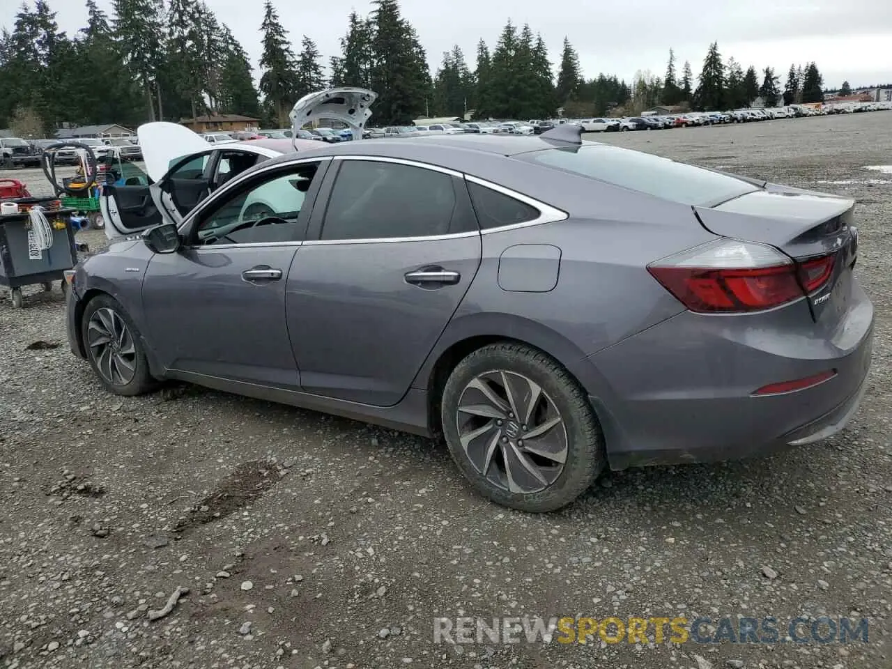 2 fotografías del automóvil dañado 19XZE4F98KE003082 HONDA INSIGHT 2019