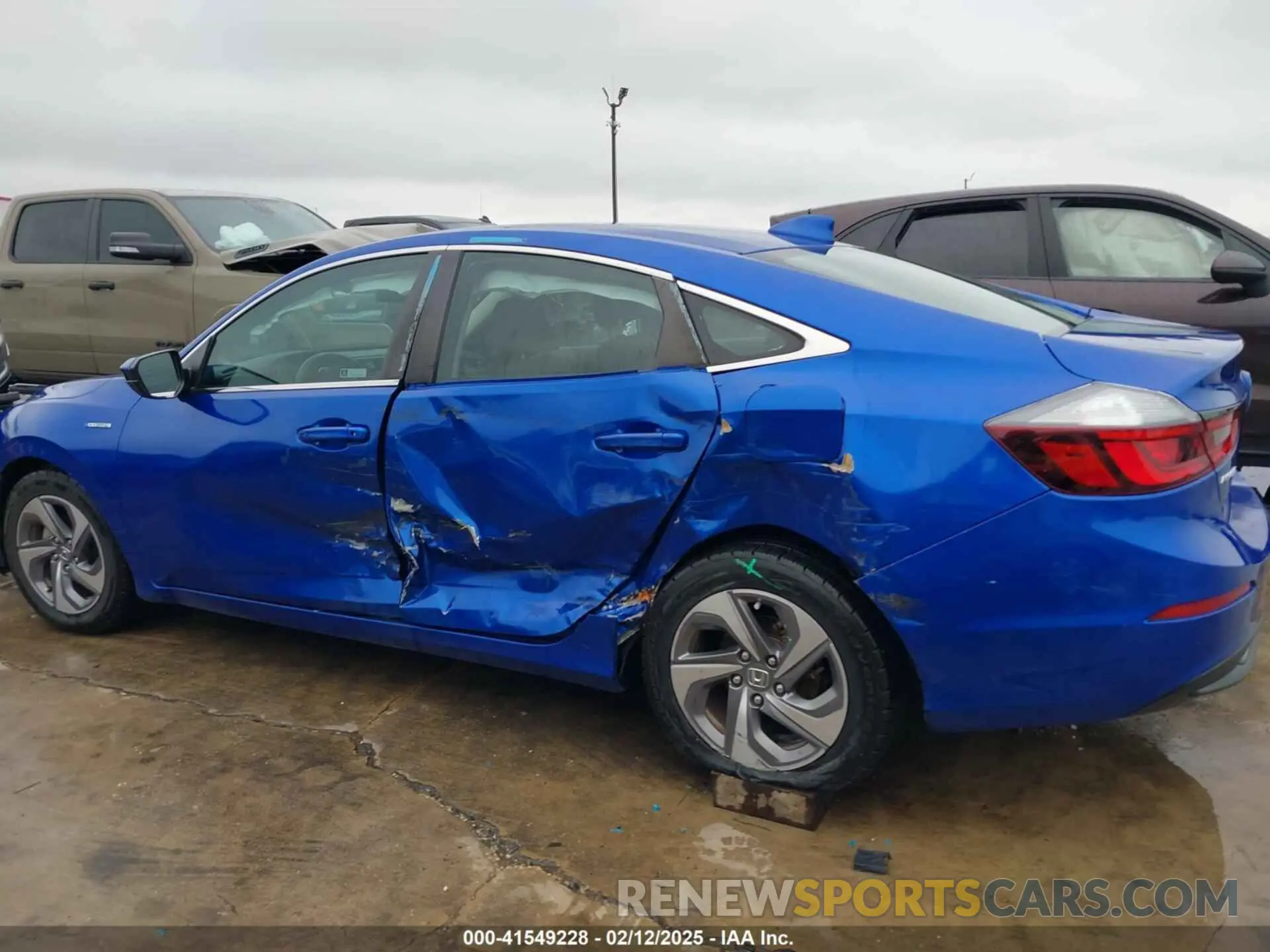 15 fotografías del automóvil dañado 19XZE4F55LE009856 HONDA INSIGHT 2020