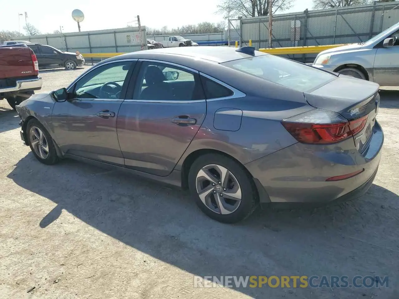 2 fotografías del automóvil dañado 19XZE4F55LE010909 HONDA INSIGHT 2020
