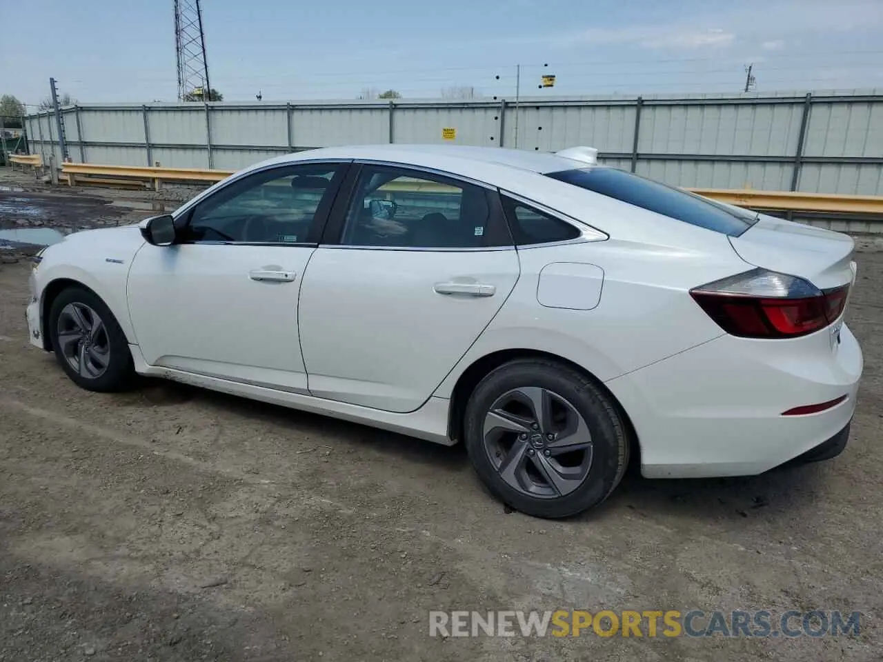 2 fotografías del automóvil dañado 19XZE4F59LE003946 HONDA INSIGHT 2020