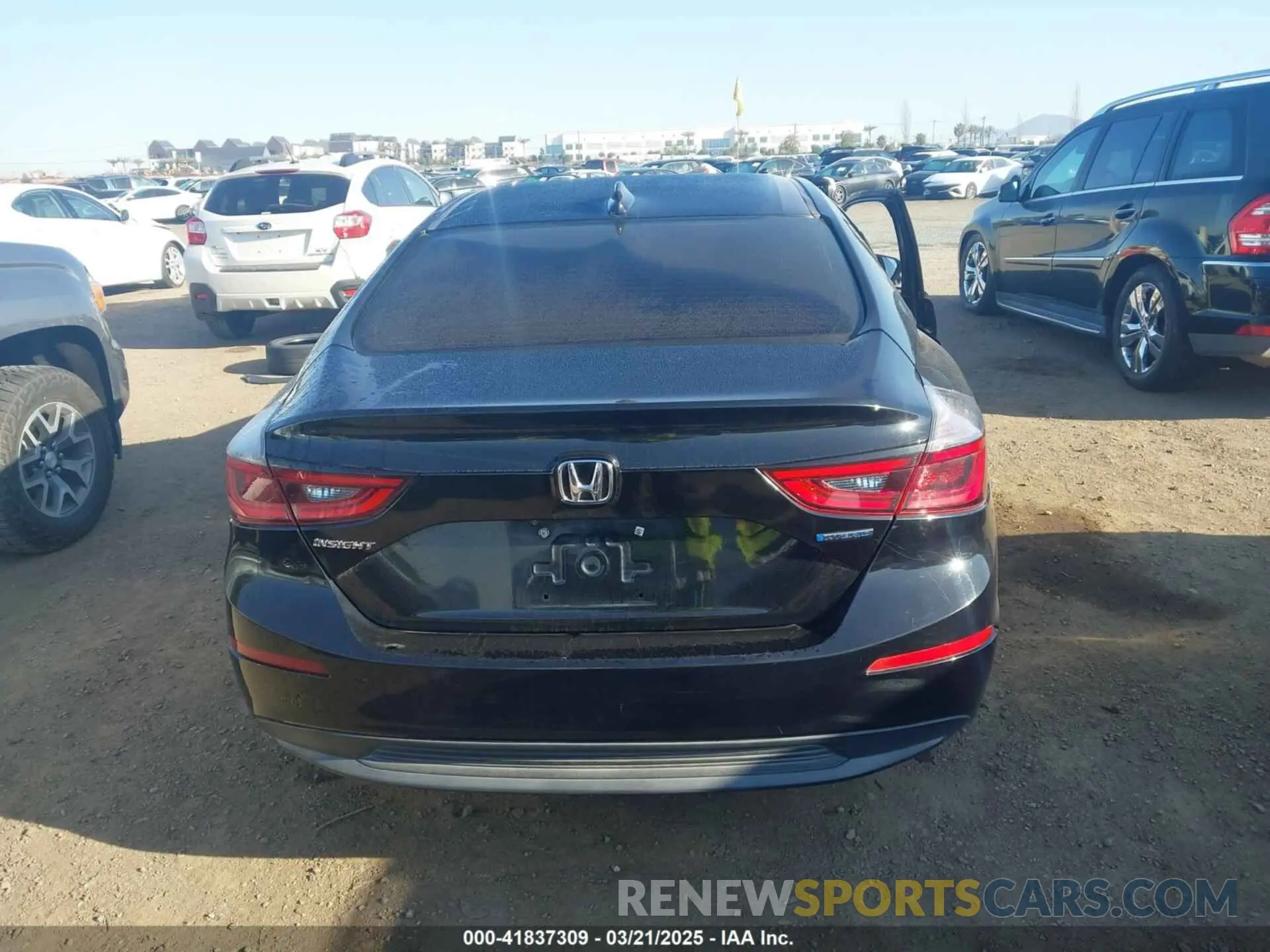 17 fotografías del automóvil dañado 19XZE4F59LE014980 HONDA INSIGHT 2020