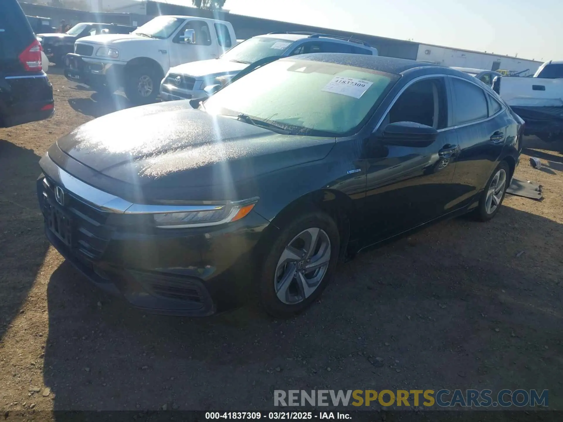 2 fotografías del automóvil dañado 19XZE4F59LE014980 HONDA INSIGHT 2020