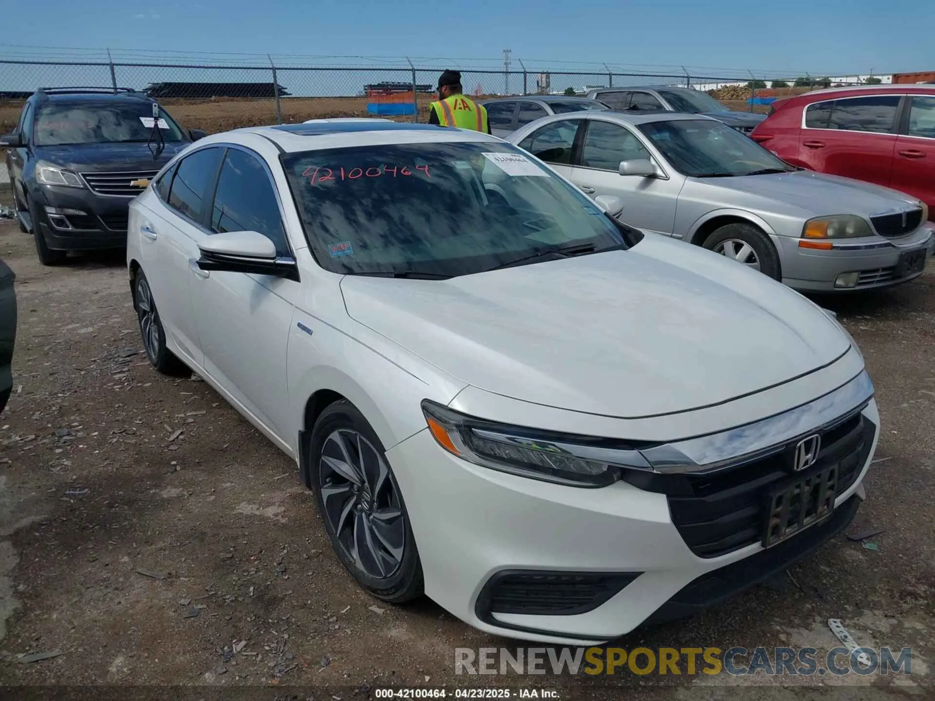 17 fotografías del automóvil dañado 19XZE4F93LE009017 HONDA INSIGHT 2020