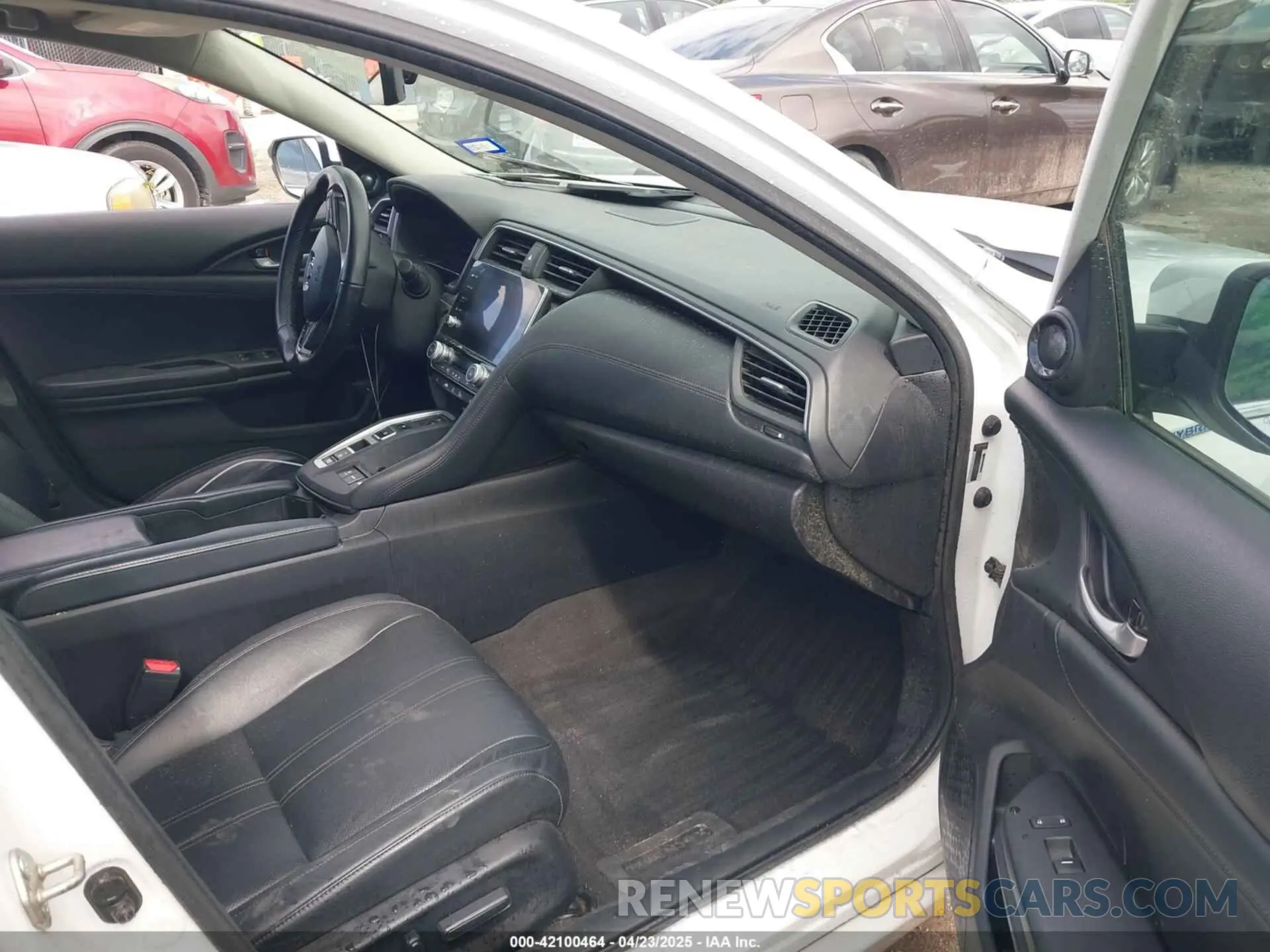 5 fotografías del automóvil dañado 19XZE4F93LE009017 HONDA INSIGHT 2020