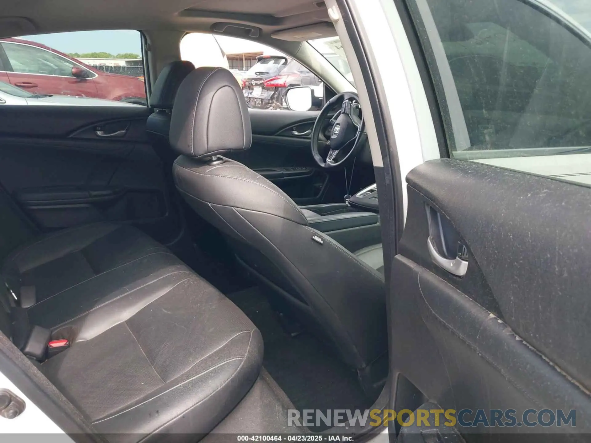 8 fotografías del automóvil dañado 19XZE4F93LE009017 HONDA INSIGHT 2020