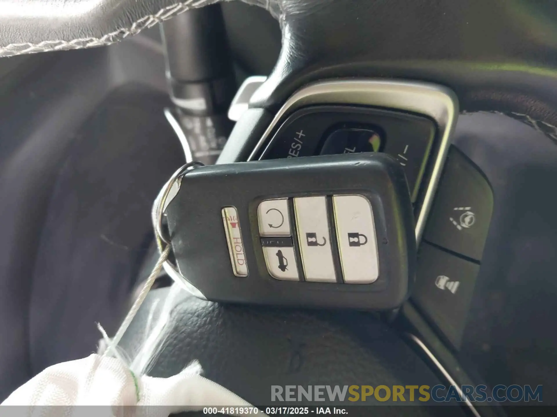 11 fotografías del automóvil dañado 19XZE4F94LE007115 HONDA INSIGHT 2020