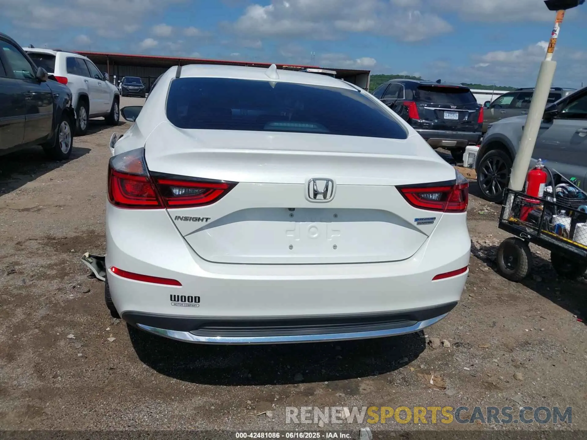 16 fotografías del automóvil dañado 19XZE4F99LE004484 HONDA INSIGHT 2020